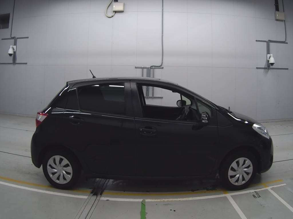 2018 Toyota Vitz KSP130[2]