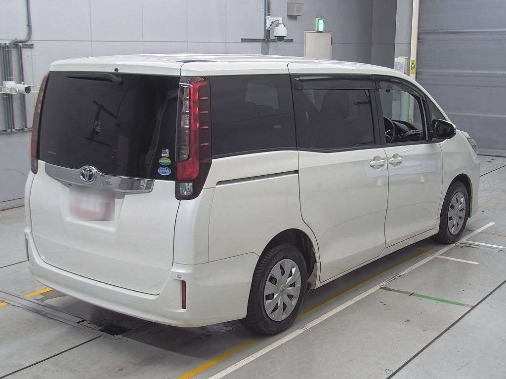 2014 Toyota Noah ZRR80G[1]