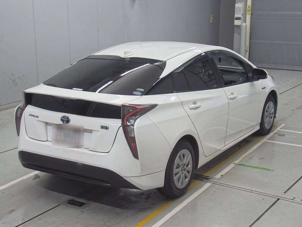 2017 Toyota Prius ZVW51[1]