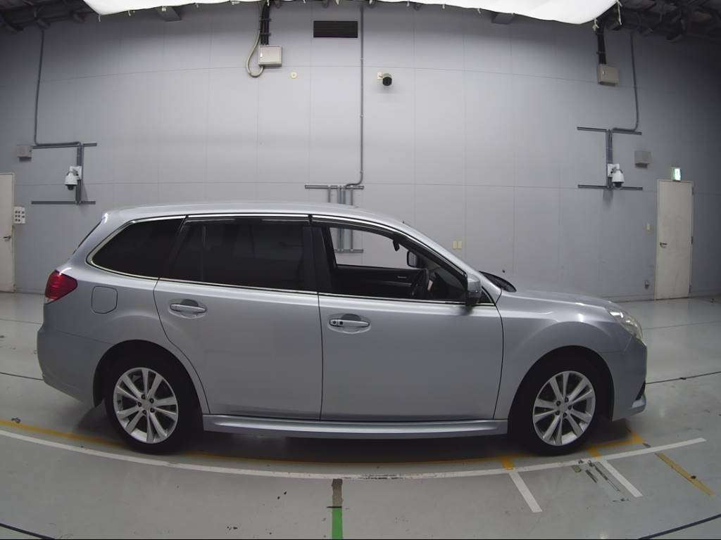 2013 Subaru Legacy Touring Wagon BRM[2]