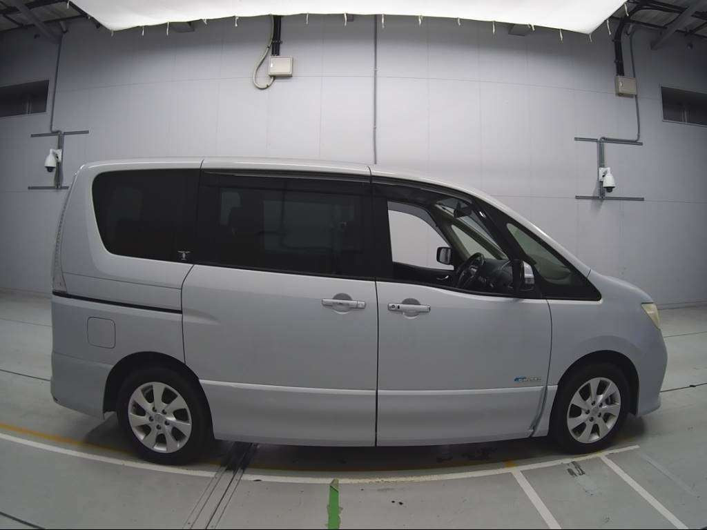 2013 Nissan Serena HFC26[2]