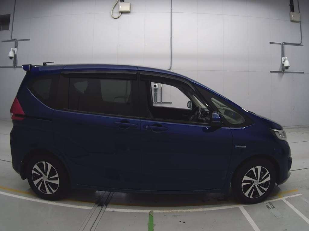 2016 Honda Freed hybrid GB7[2]