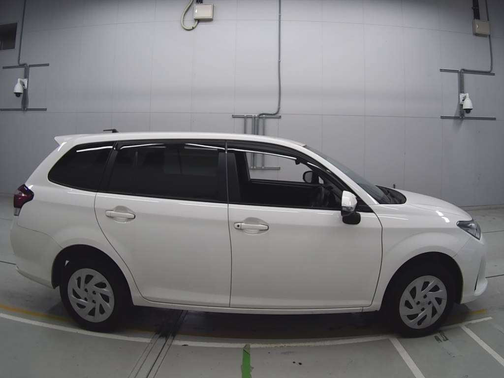 2021 Toyota Corolla Fielder NZE164G[2]