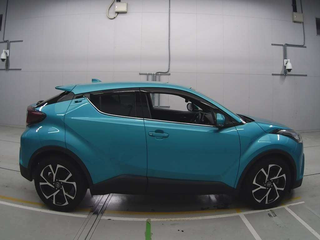 2019 Toyota C-HR NGX10[2]