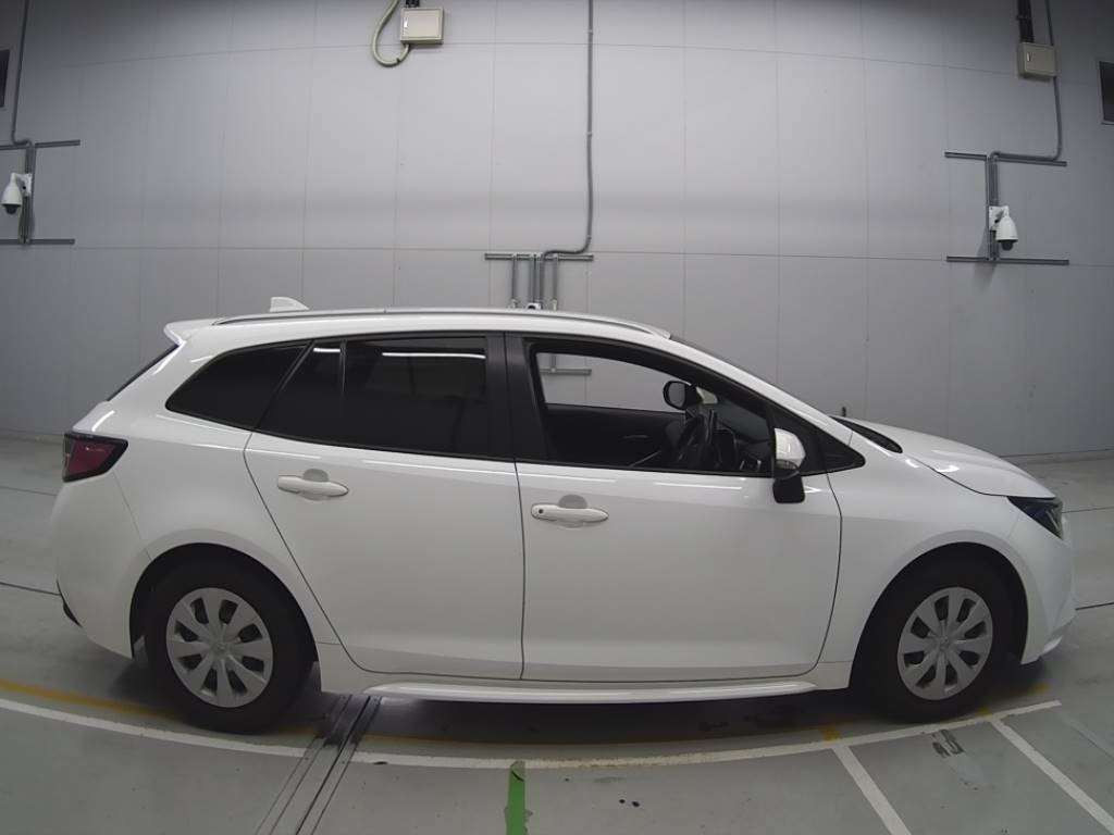 2021 Toyota Corolla Touring Wagon ZRE212W[2]