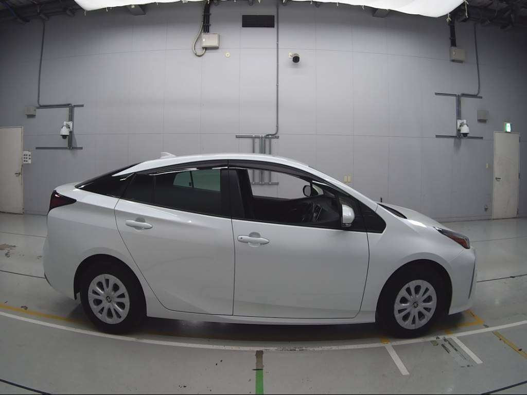 2022 Toyota Prius ZVW51[2]