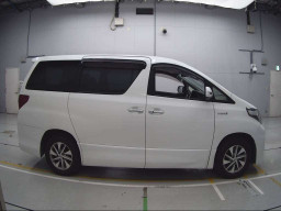 2015 Toyota Alphard Hybrid