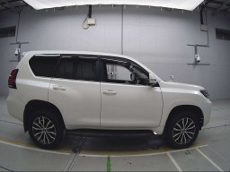 2017 Toyota Land Cruiser Prado