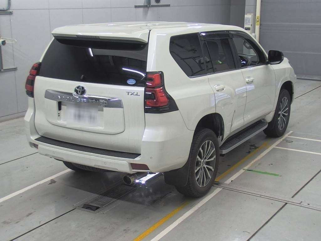 2018 Toyota Land Cruiser Prado TRJ150W[1]