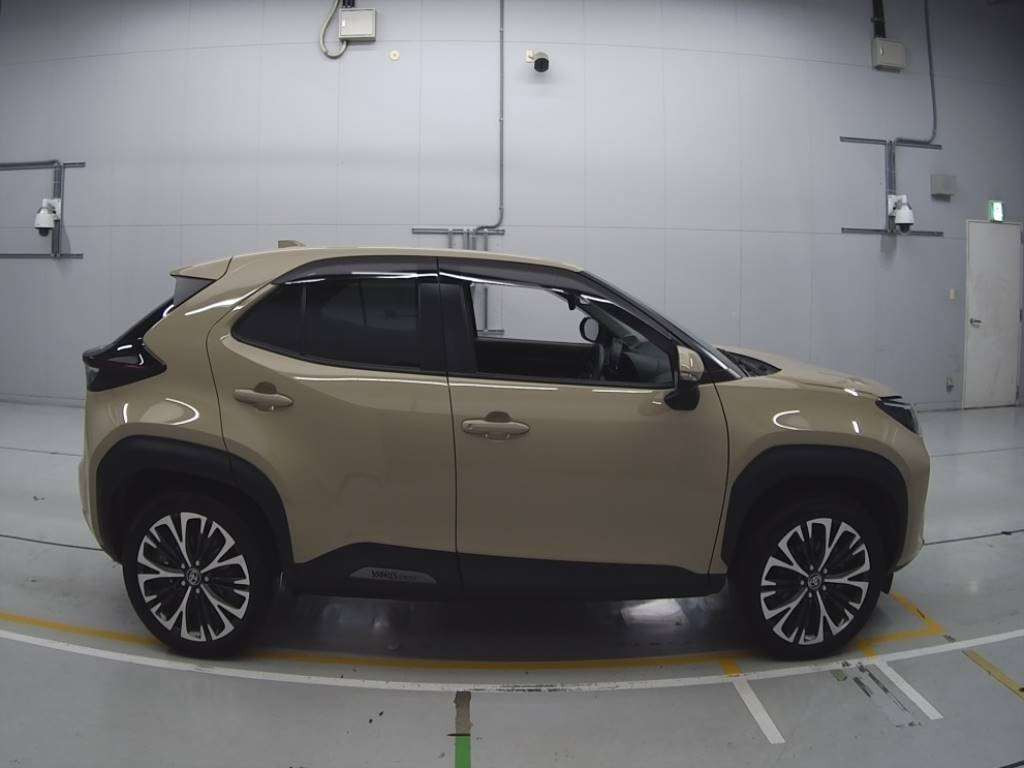 2022 Toyota YARIS CROSS MXPB10[2]