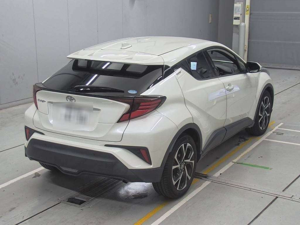 2020 Toyota C-HR NGX10[1]