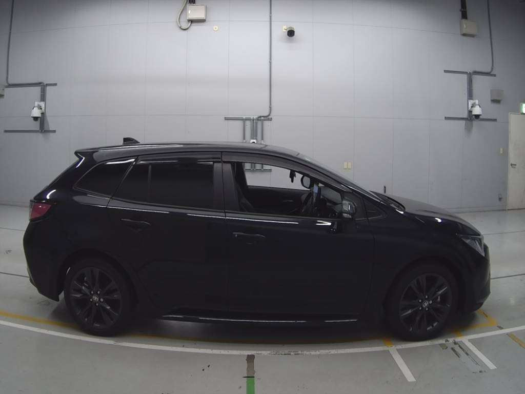 2021 Toyota Corolla Touring Wagon ZWE211W[2]