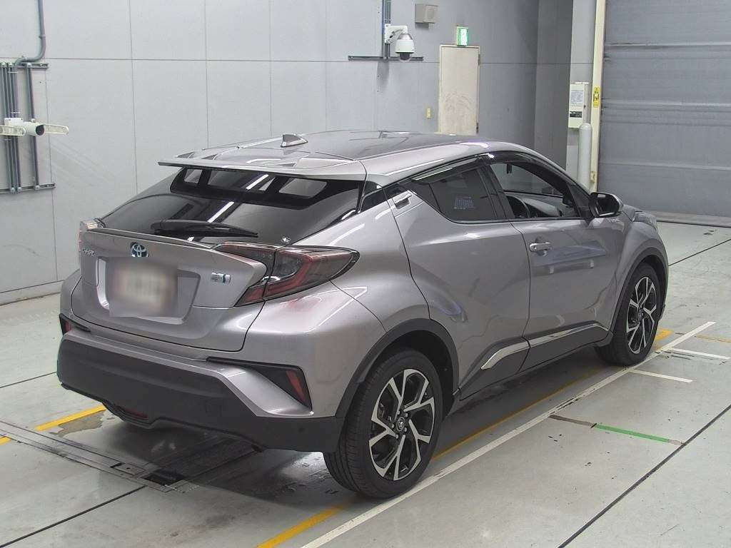 2017 Toyota C-HR ZYX10[1]