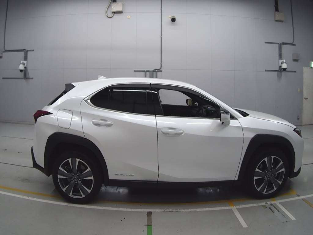 2022 Lexus UX KMA10[2]