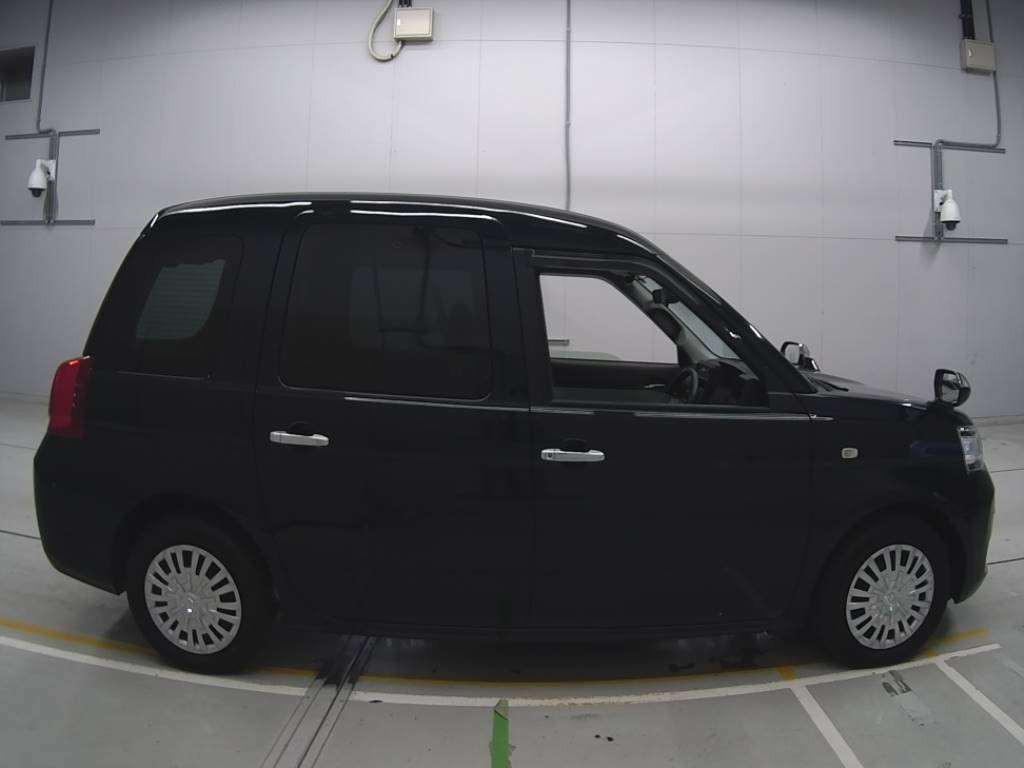 2023 Toyota JPN Taxi NTP10[2]