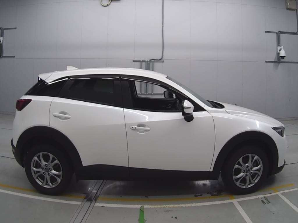 2017 Mazda CX-3 DK5FW[2]