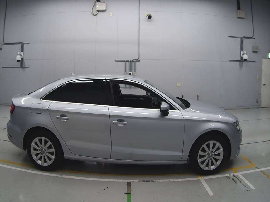 2016 Audi A3 SEDAN 8VCXSL[2]