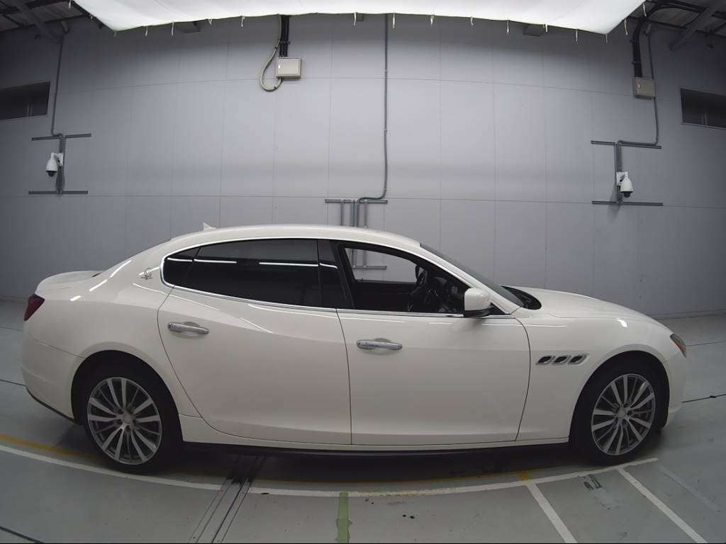 2015 Maserati Quattroporte MQP30AA[2]