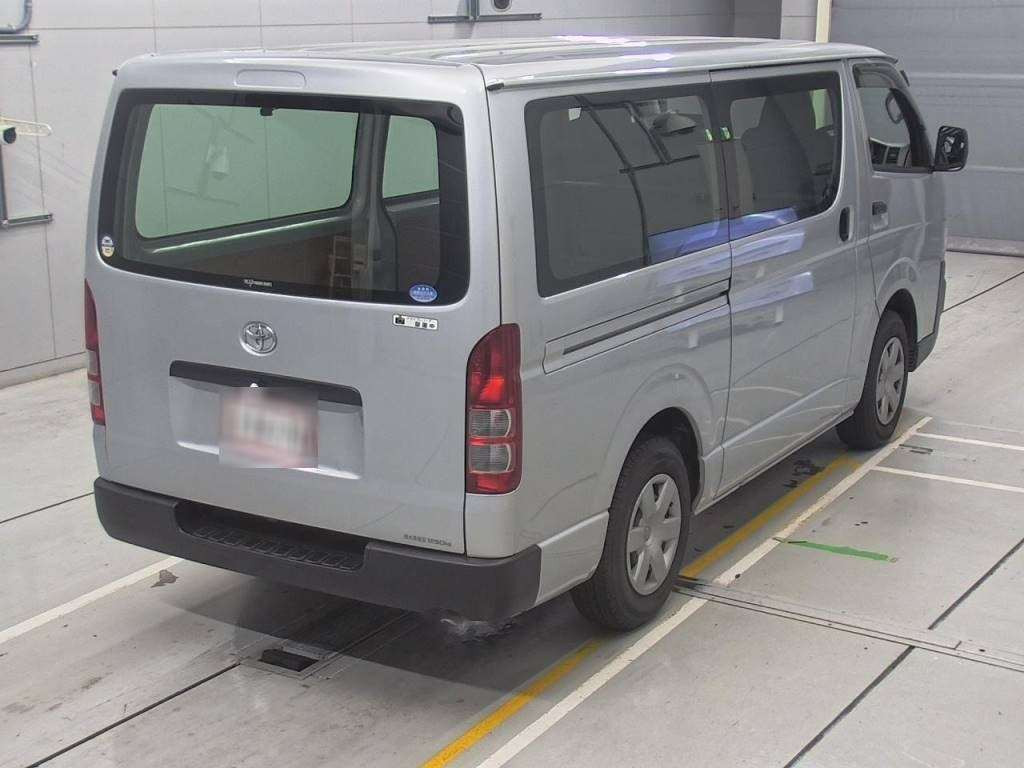 2005 Toyota Hiace Van TRH200V[1]