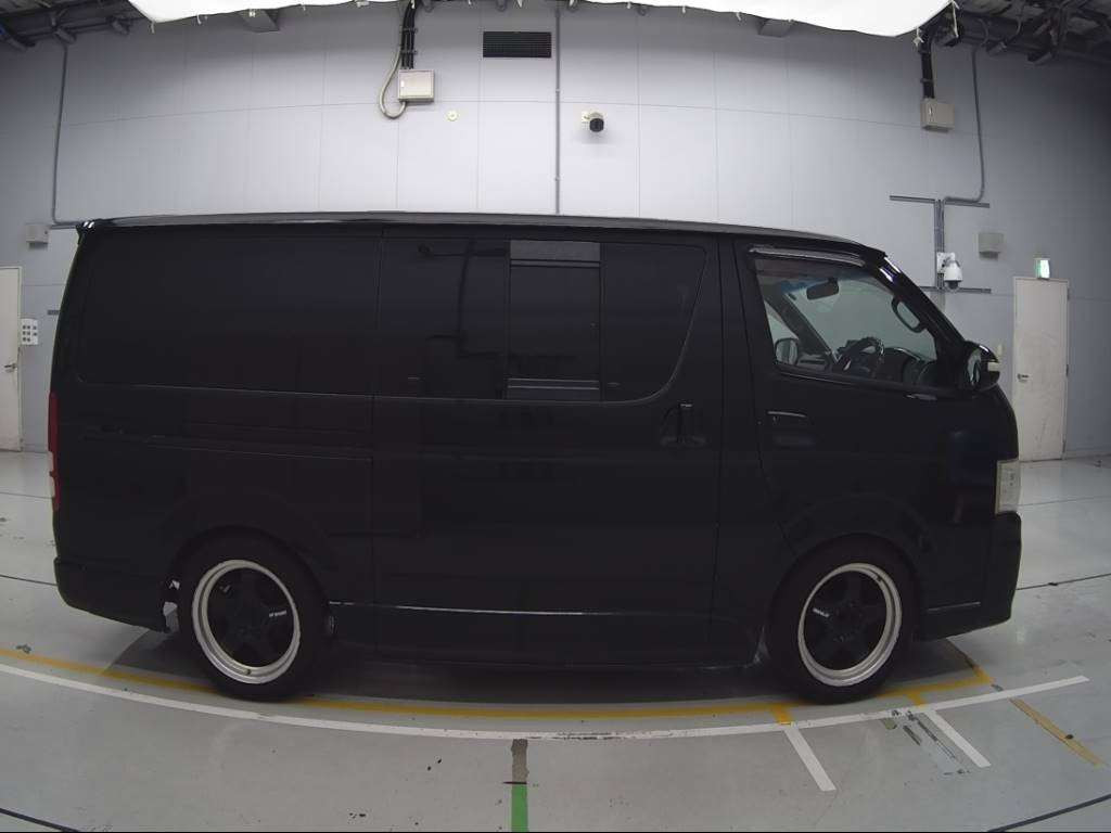 2005 Toyota Hiace Van TRH200V[2]