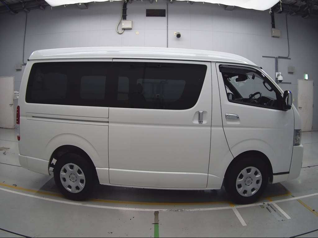 2023 Toyota Hiace Van GDH211K[2]