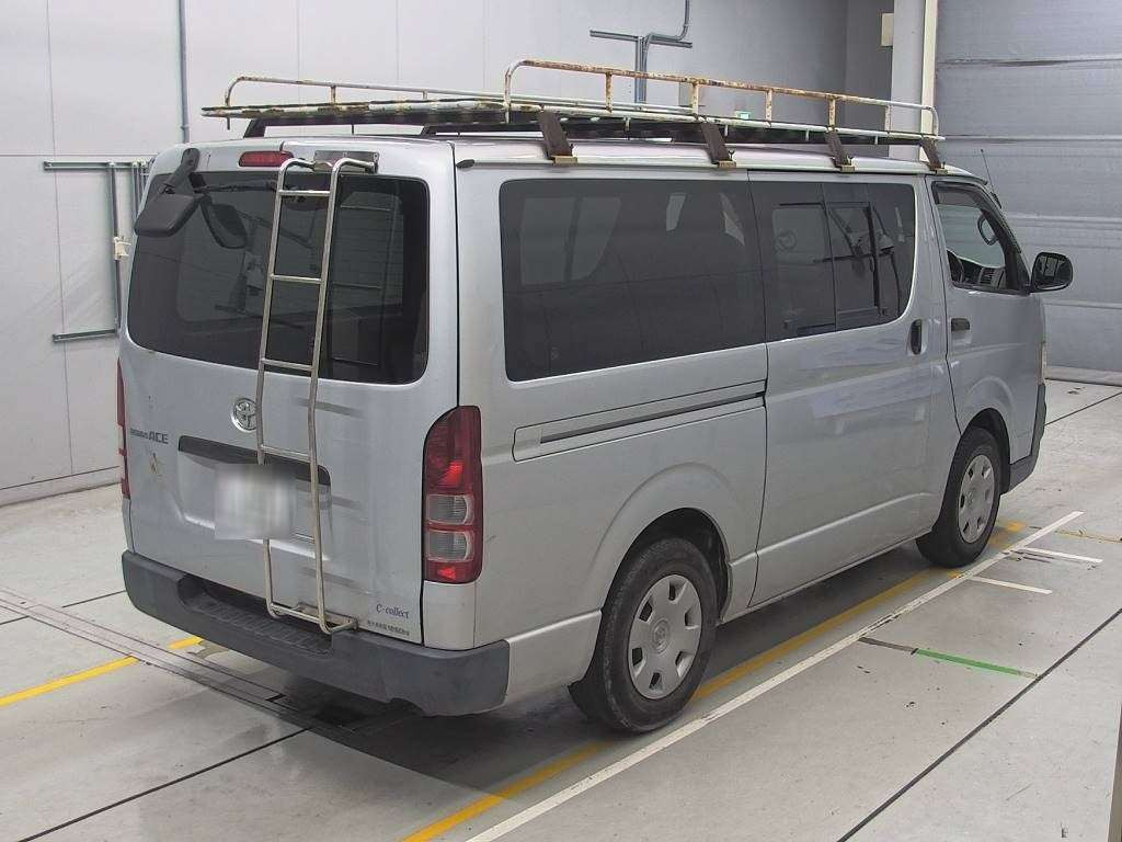 2009 Toyota Regiusace Van KDH201V[1]