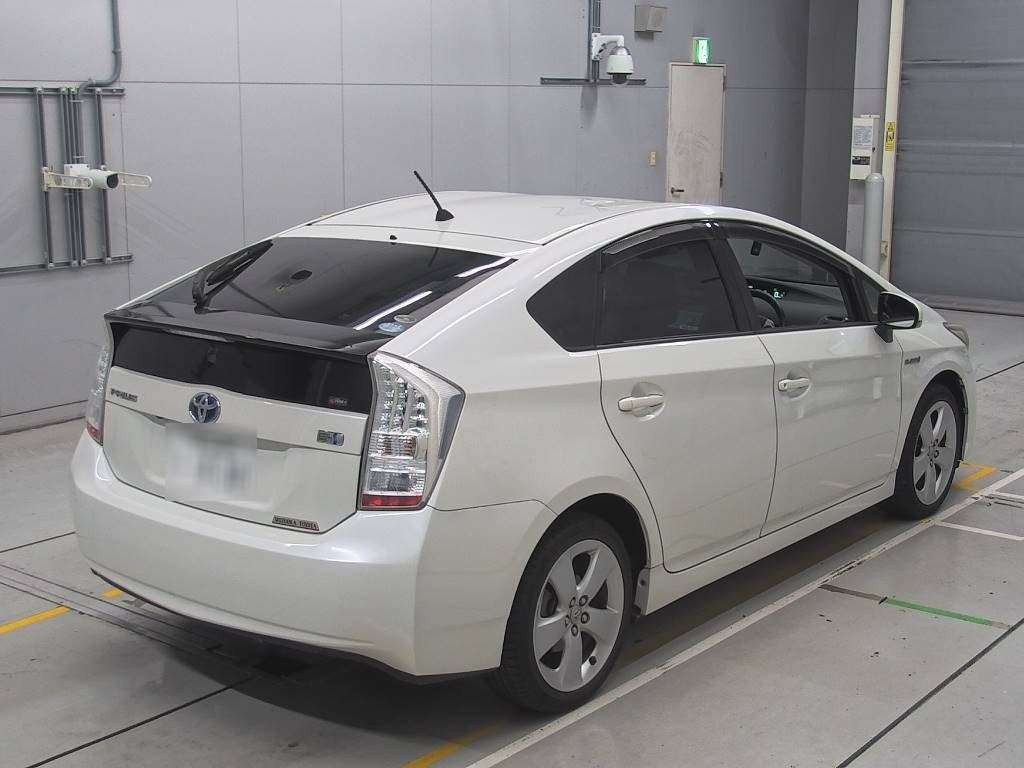 2010 Toyota Prius ZVW30[1]