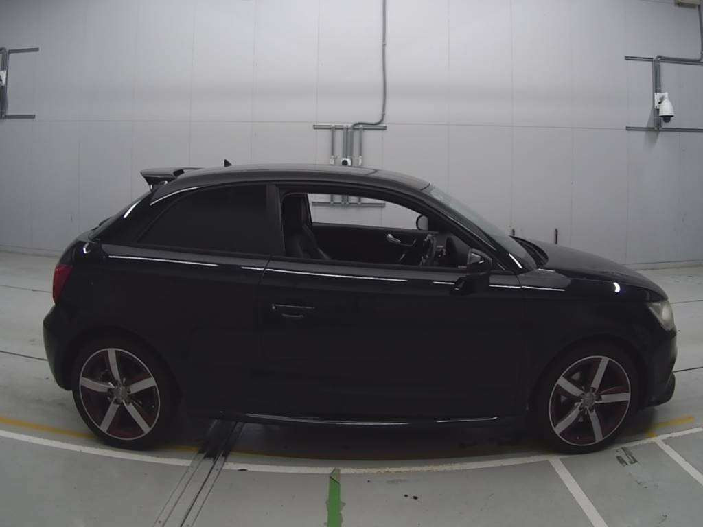 2011 Audi A1 8XCAX[2]