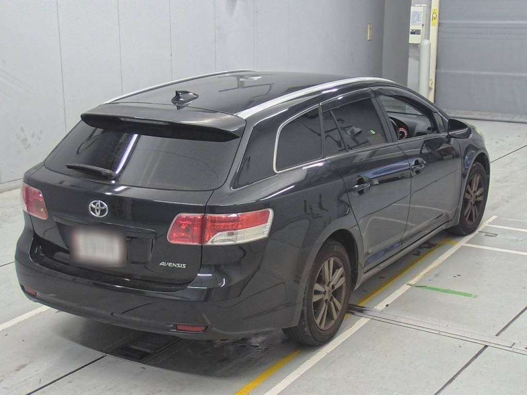 2011 Toyota Avensis Wagon ZRT272W[1]