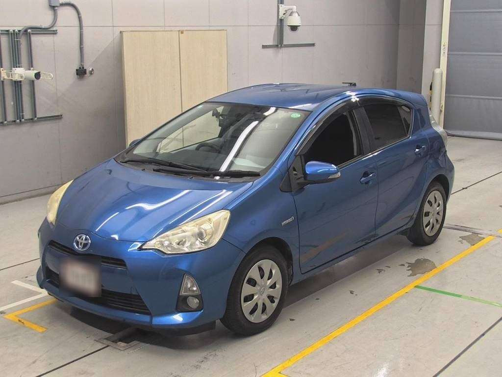 2013 Toyota Aqua NHP10[0]