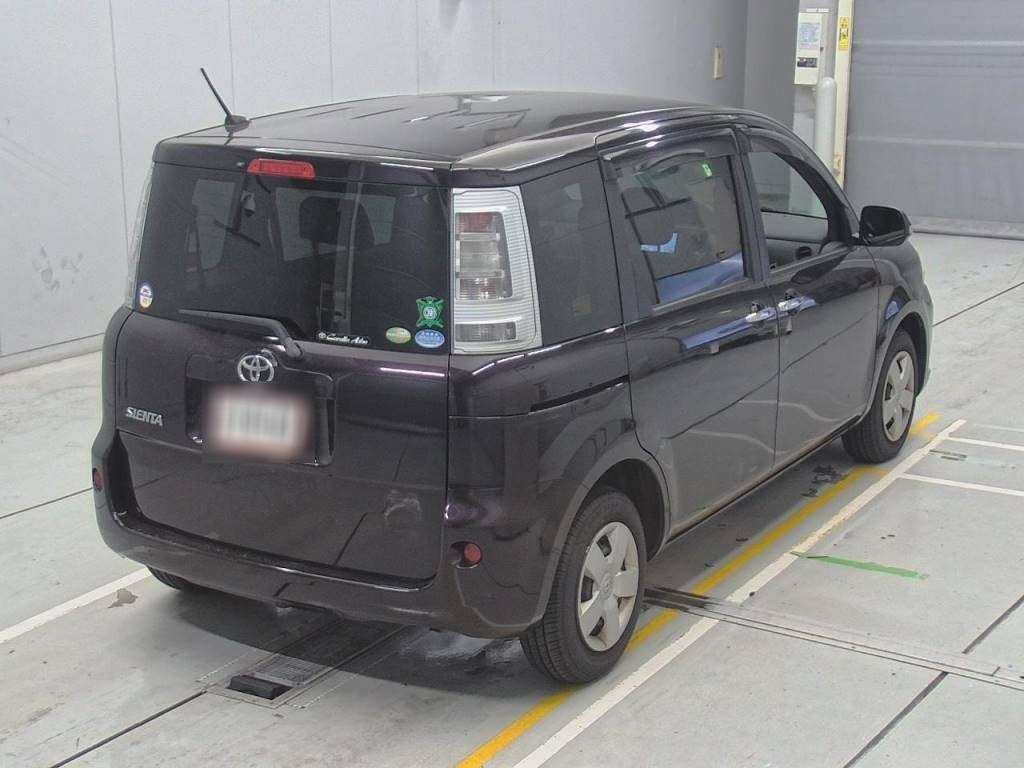 2011 Toyota Sienta NCP81G[1]