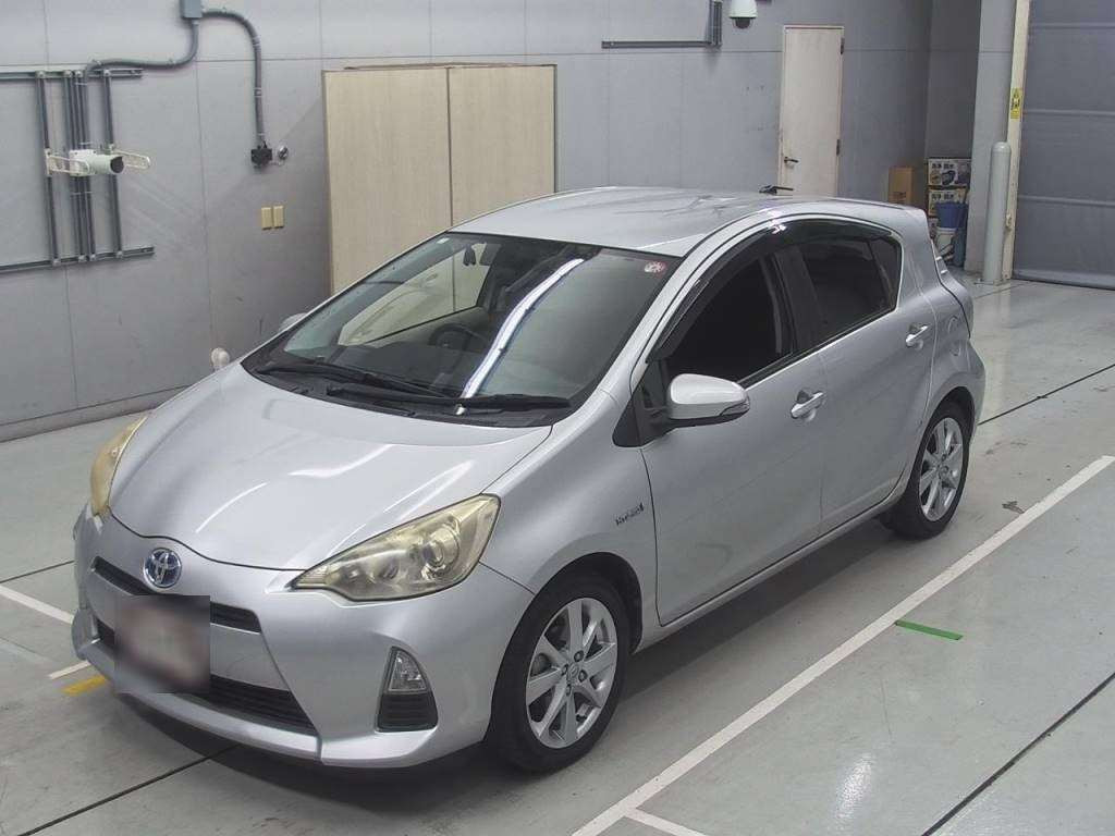 2012 Toyota Aqua NHP10[0]