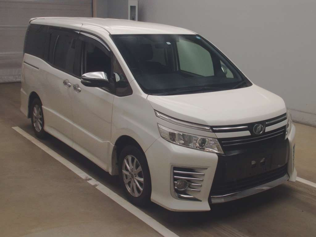 2015 Toyota Voxy ZRR80W[2]