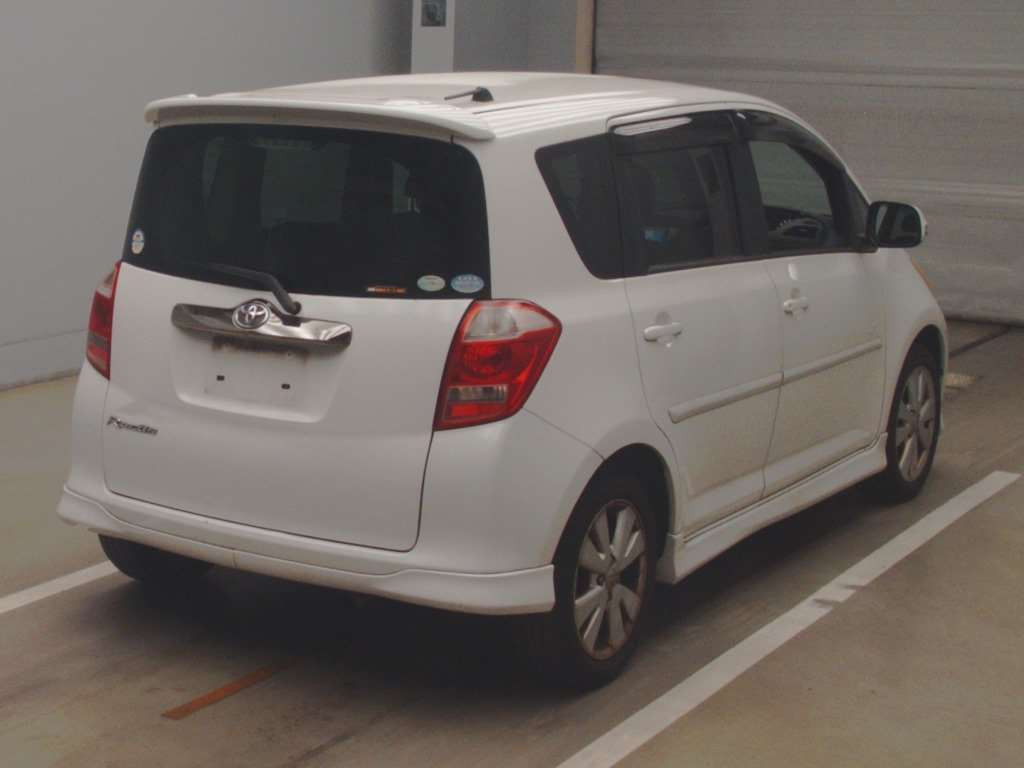 2005 Toyota Ractis NCP100[1]