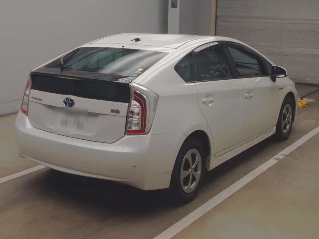 2014 Toyota Prius ZVW30[1]