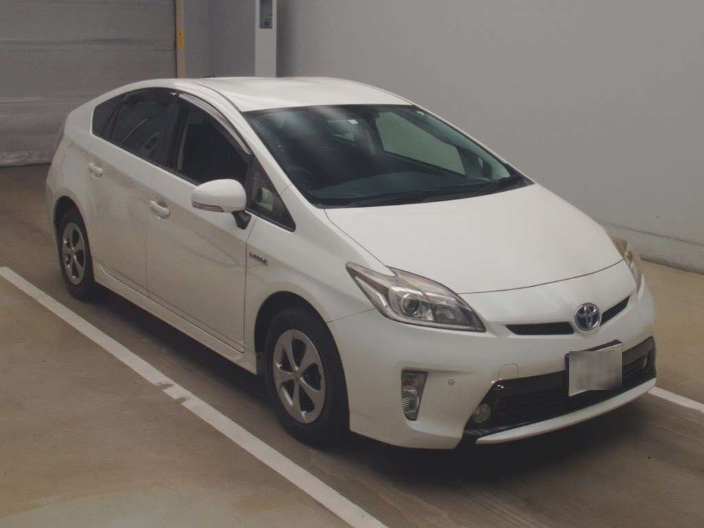 2014 Toyota Prius ZVW30[2]