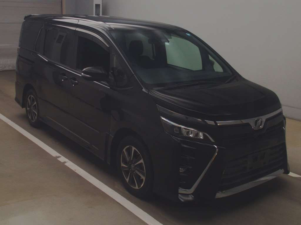 2017 Toyota Voxy ZRR80W[2]