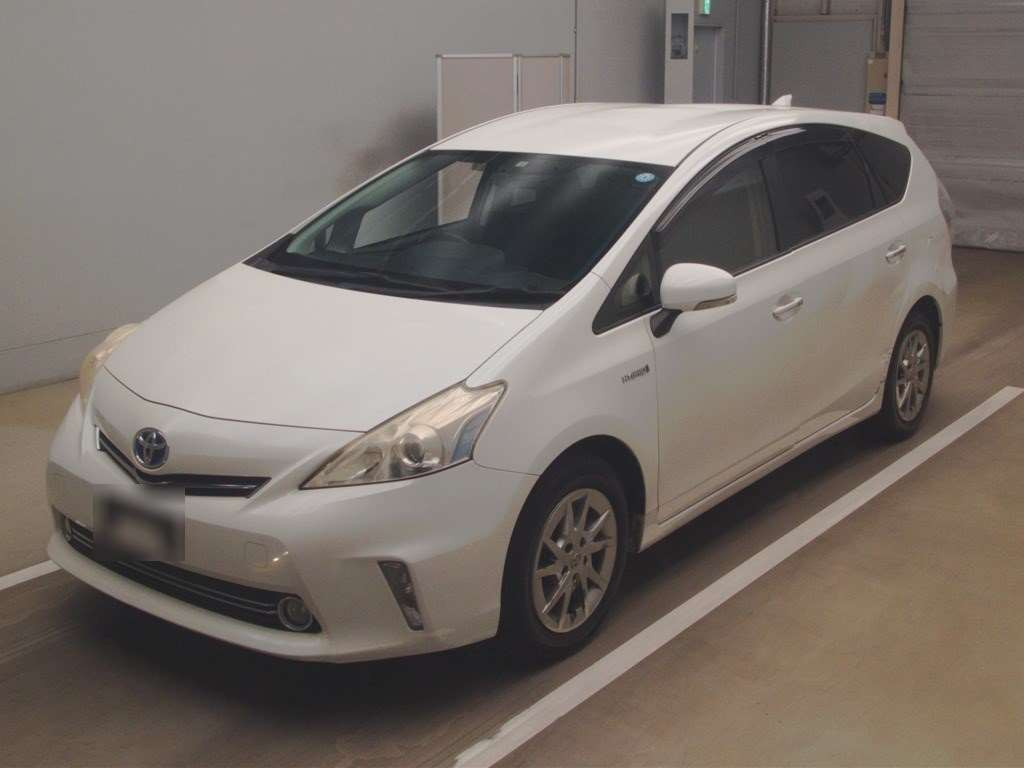 2014 Toyota Prius alpha ZVW41W[0]