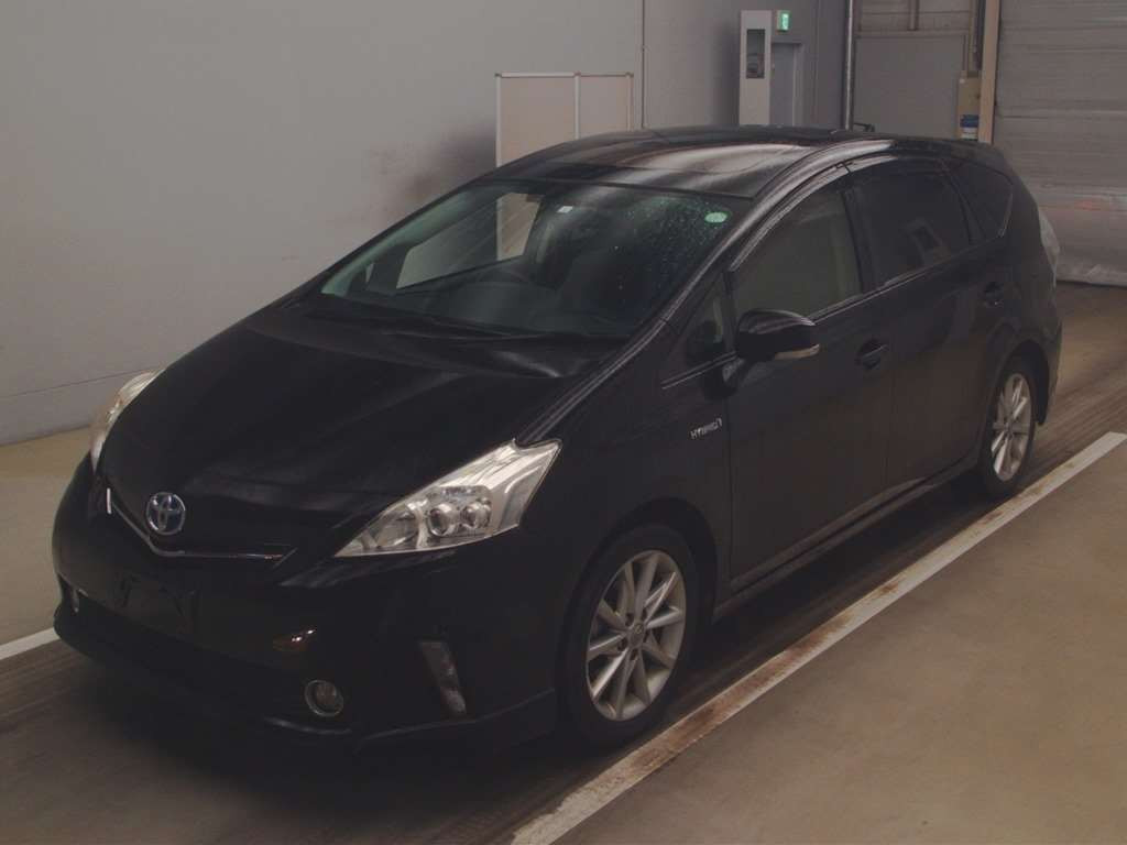 2014 Toyota Prius alpha ZVW41W[0]