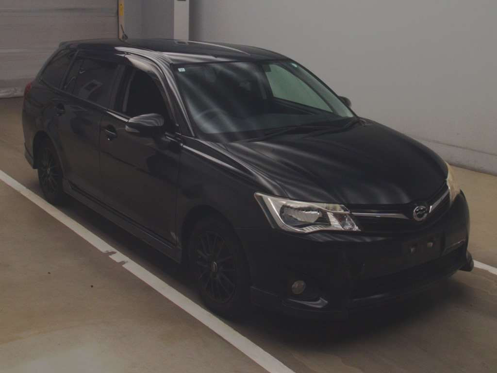 2013 Toyota Corolla Fielder NZE161G[2]