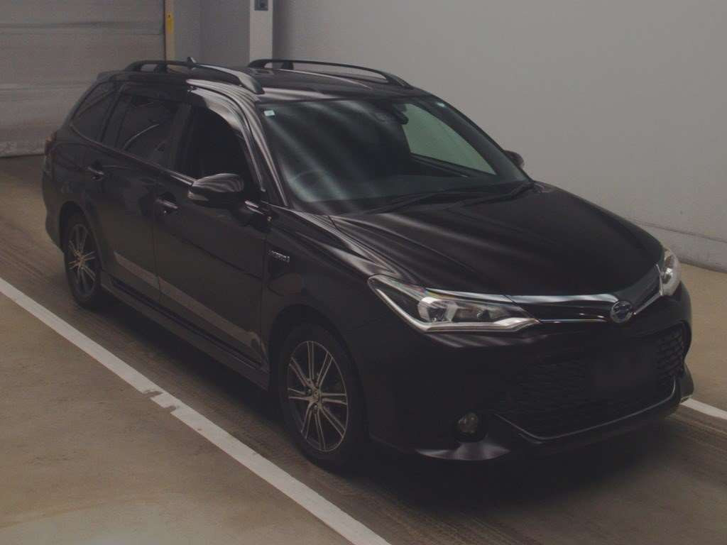 2017 Toyota Corolla Fielder NKE165G[2]