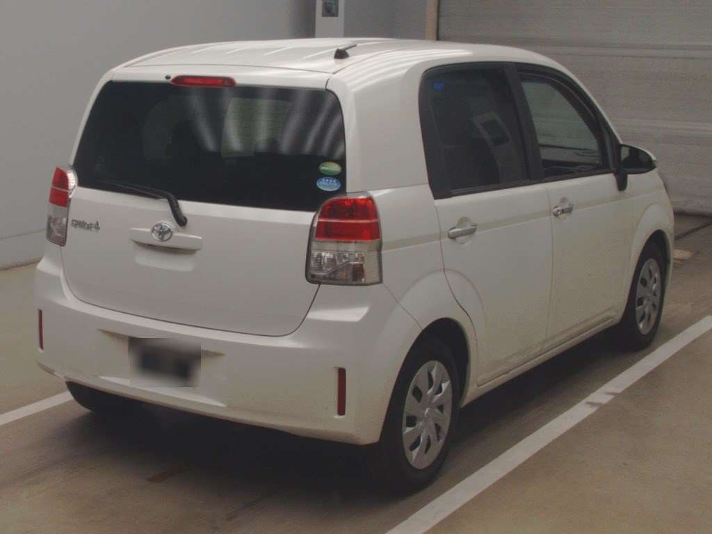 2015 Toyota Spade NCP141[1]