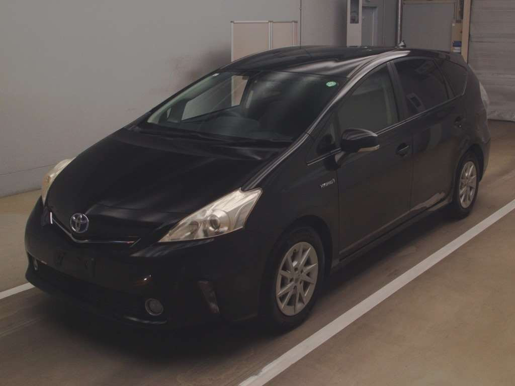 2011 Toyota Prius alpha ZVW41W[0]