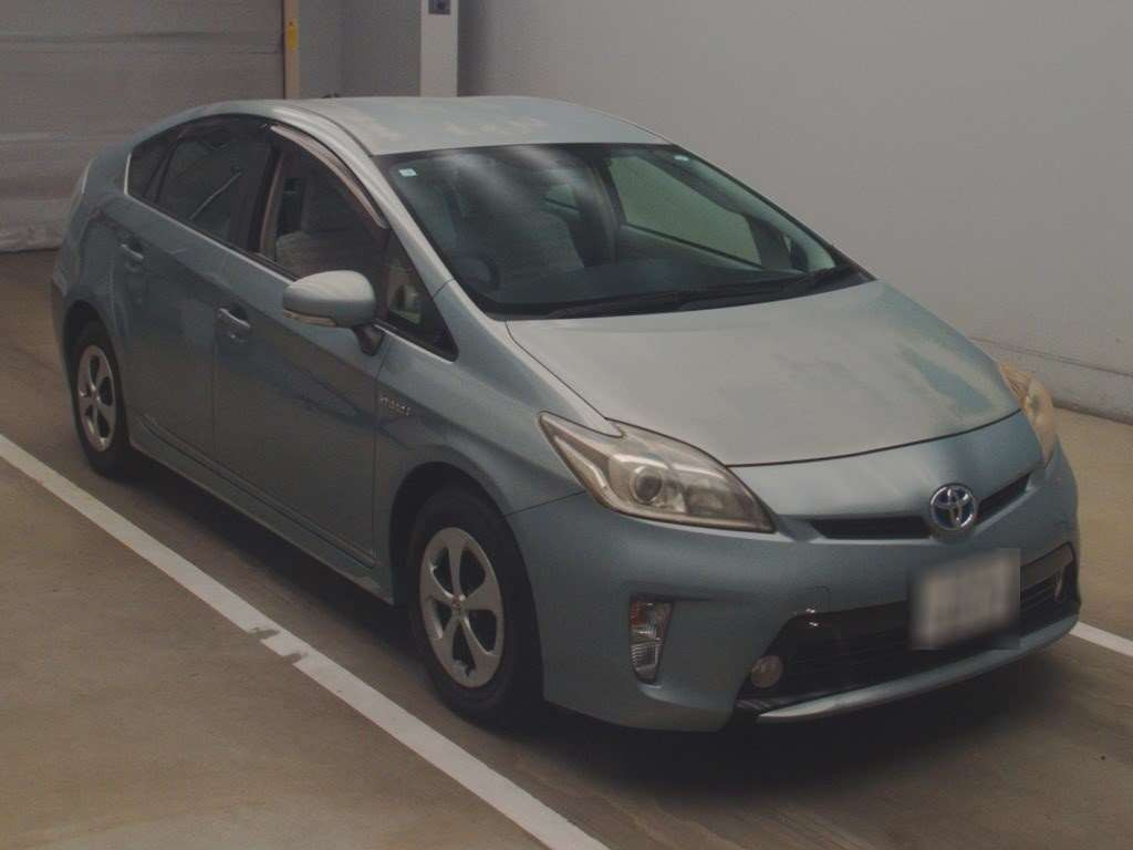 2012 Toyota Prius ZVW30[2]