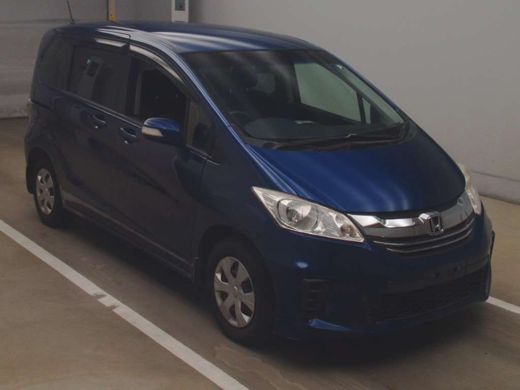 2014 Honda Freed GB3[2]