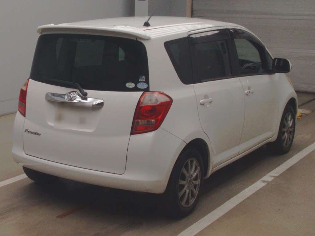 2005 Toyota Ractis NCP100[1]