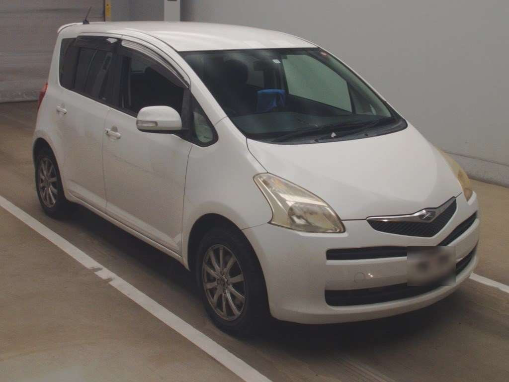 2005 Toyota Ractis NCP100[2]