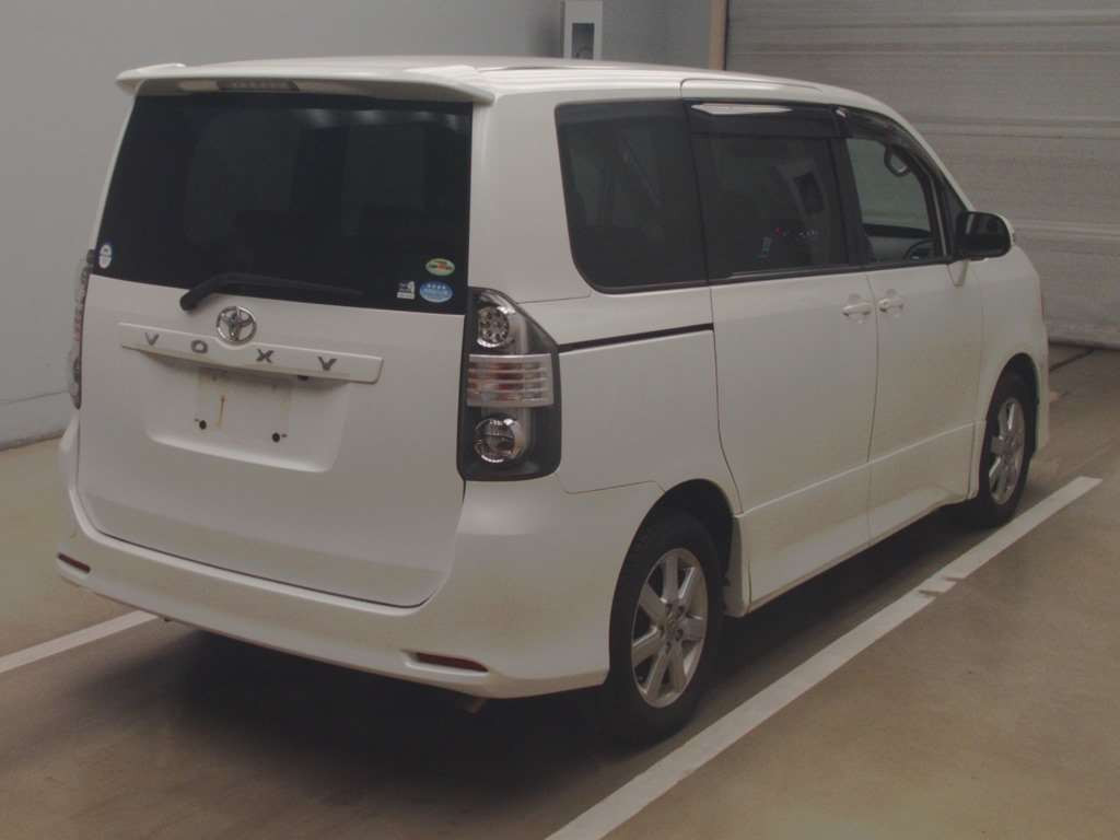 2009 Toyota Voxy ZRR70W[1]