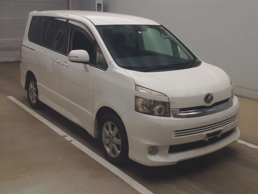 2009 Toyota Voxy ZRR70W[2]