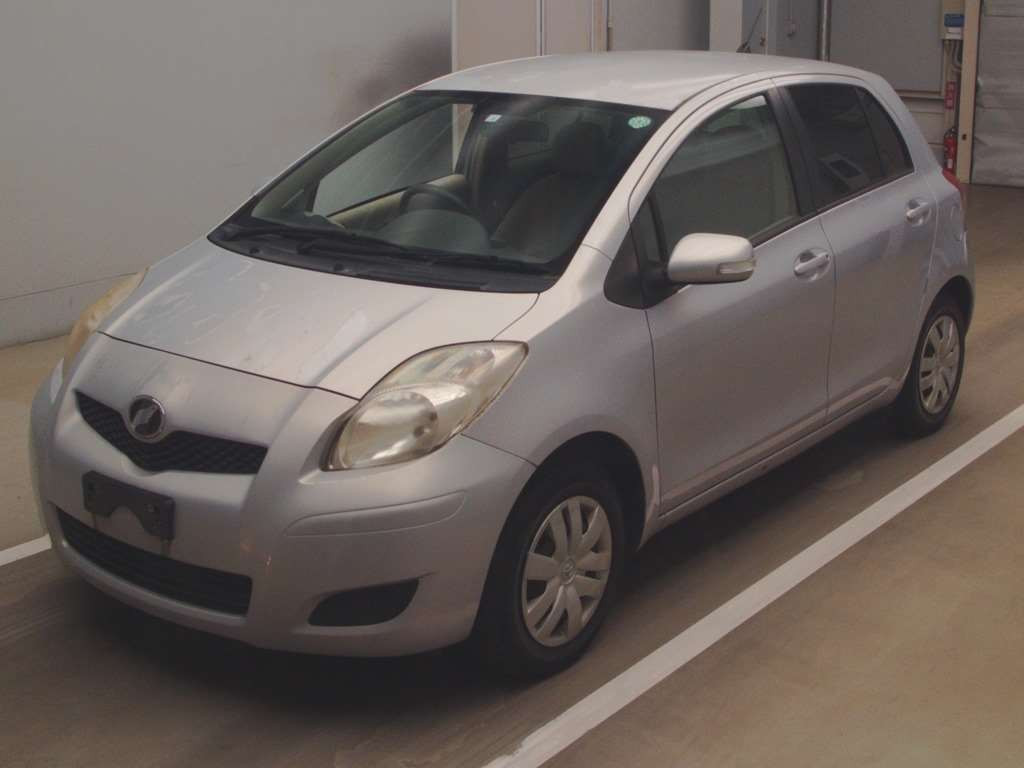 2010 Toyota Vitz SCP90[0]